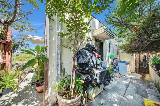 3064 Isabel, Los Angeles, CA 90065
