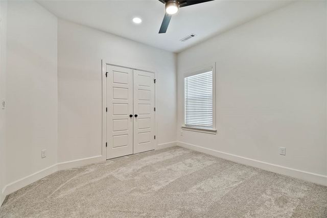510 W Persimmon Street, Rogers, AR 72756