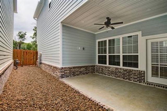 510 W Persimmon Street, Rogers, AR 72756