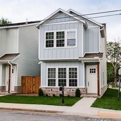 510 W Persimmon Street, Rogers, AR 72756