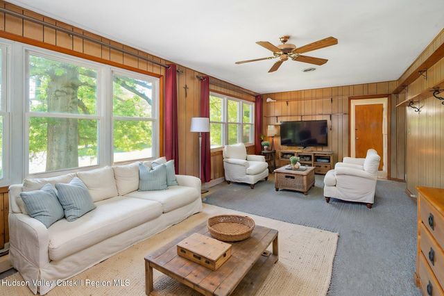 1 White Birch Lane, New Baltimore, NY 12124