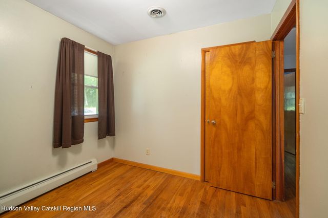 1 White Birch Lane, New Baltimore, NY 12124