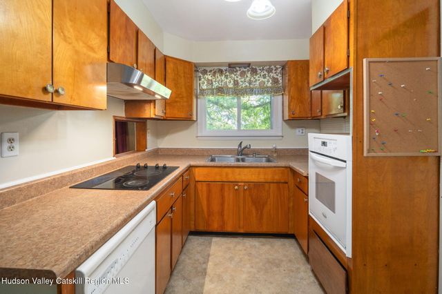1 White Birch Lane, New Baltimore, NY 12124