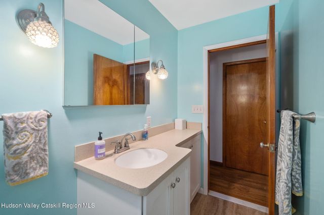 1 White Birch Lane, New Baltimore, NY 12124