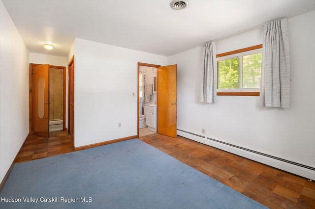 1 White Birch Lane, New Baltimore, NY 12124