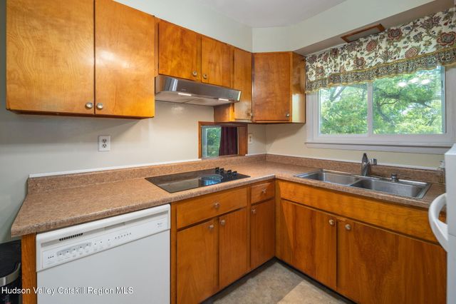 1 White Birch Lane, New Baltimore, NY 12124