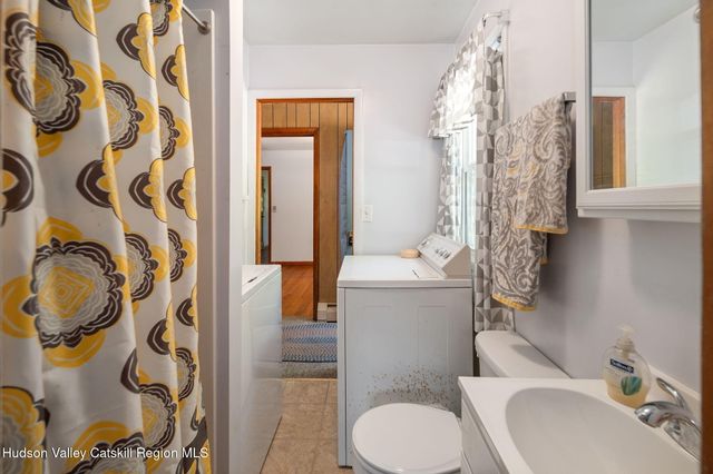1 White Birch Lane, New Baltimore, NY 12124