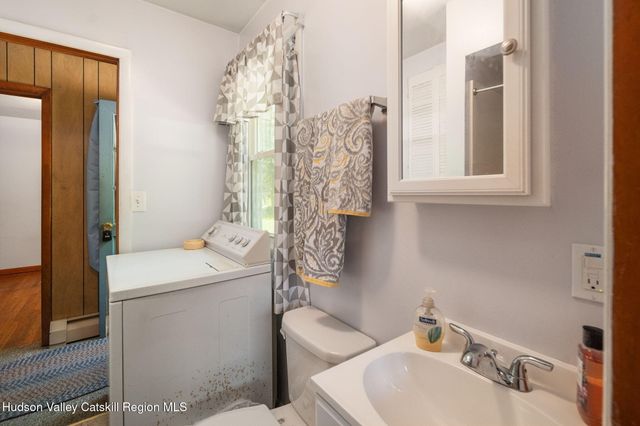 1 White Birch Lane, New Baltimore, NY 12124