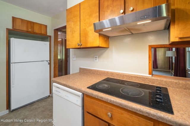1 White Birch Lane, New Baltimore, NY 12124