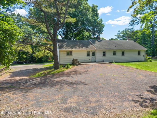 1 White Birch Lane, New Baltimore, NY 12124