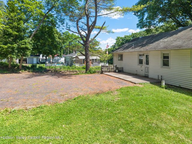 1 White Birch Lane, New Baltimore, NY 12124