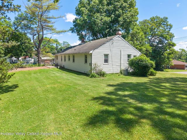 1 White Birch Lane, New Baltimore, NY 12124