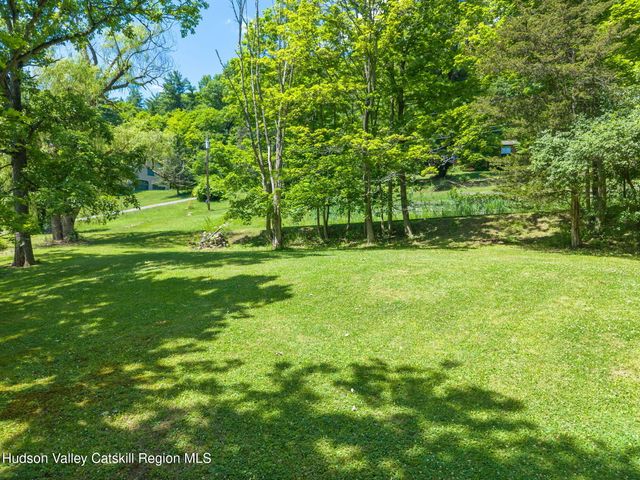 1 White Birch Lane, New Baltimore, NY 12124