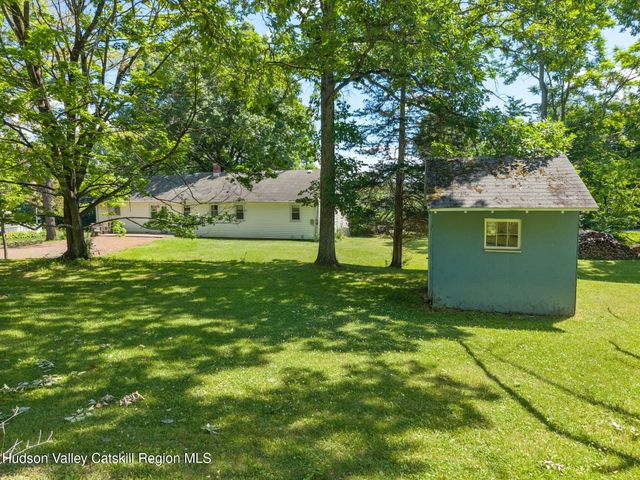 1 White Birch Lane, New Baltimore, NY 12124
