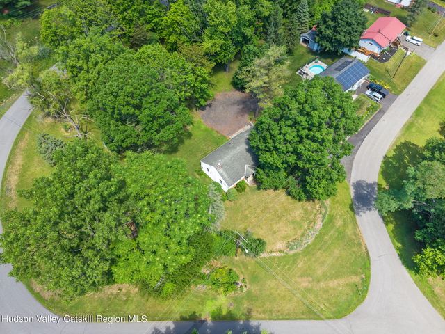 1 White Birch Lane, New Baltimore, NY 12124