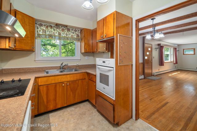1 White Birch Lane, New Baltimore, NY 12124