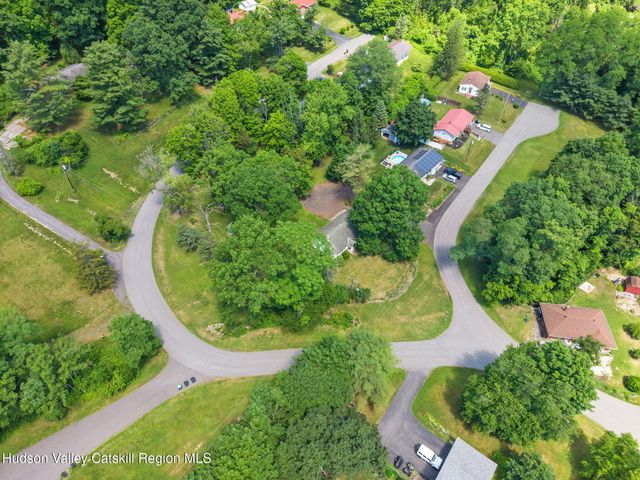 1 White Birch Lane, New Baltimore, NY 12124