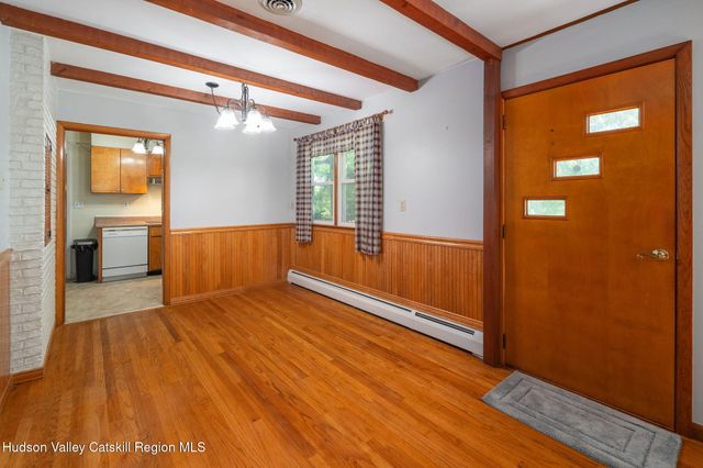 1 White Birch Lane, New Baltimore, NY 12124
