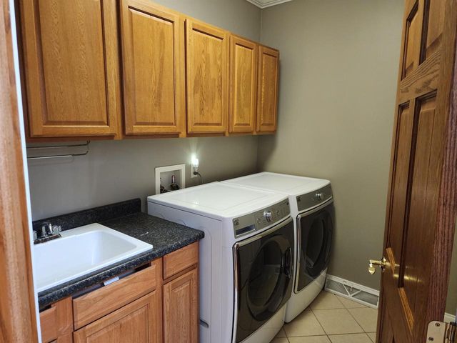 1579 FOXFIRE COURT, Waupaca, WI 54981