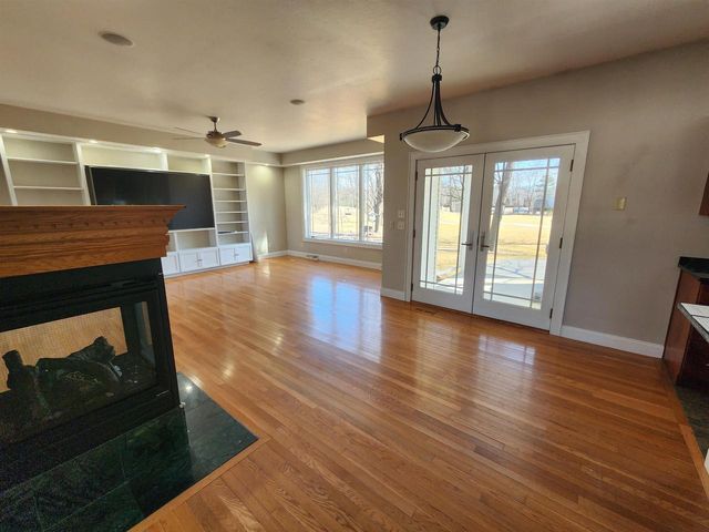 1579 FOXFIRE COURT, Waupaca, WI 54981