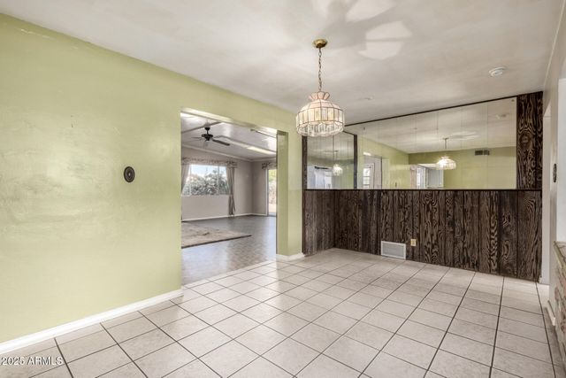 912 W ESTES Way, Phoenix, AZ 85041