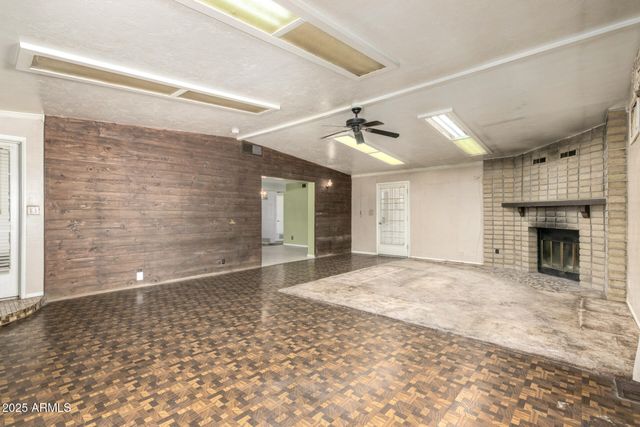 912 W ESTES Way, Phoenix, AZ 85041