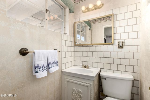 912 W ESTES Way, Phoenix, AZ 85041