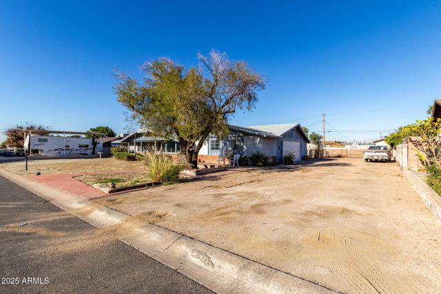 912 W ESTES Way, Phoenix, AZ 85041