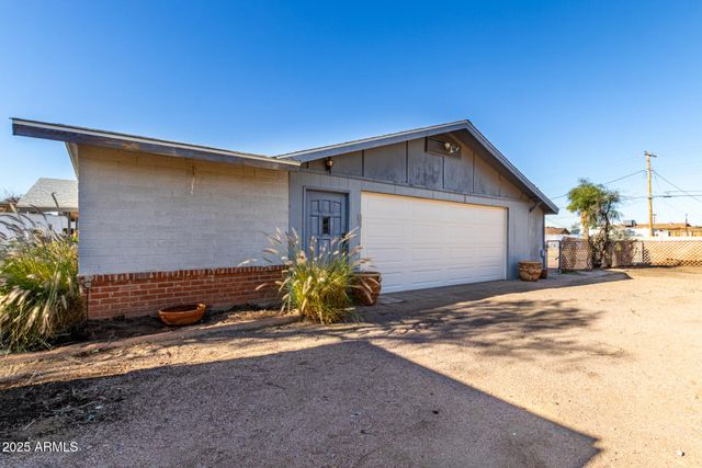 912 W ESTES Way, Phoenix, AZ 85041