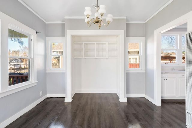 526 Redwood Ave, Sacramento, CA 95815