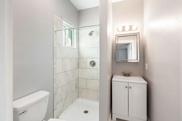 526 Redwood Ave, Sacramento, CA 95815