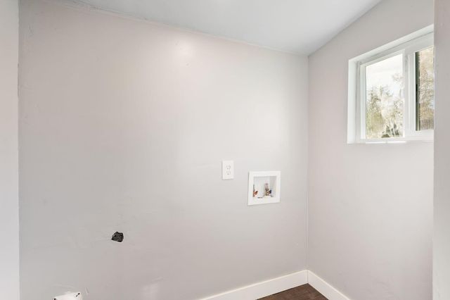 526 Redwood Ave, Sacramento, CA 95815