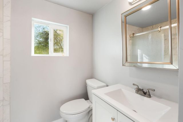 526 Redwood Ave, Sacramento, CA 95815