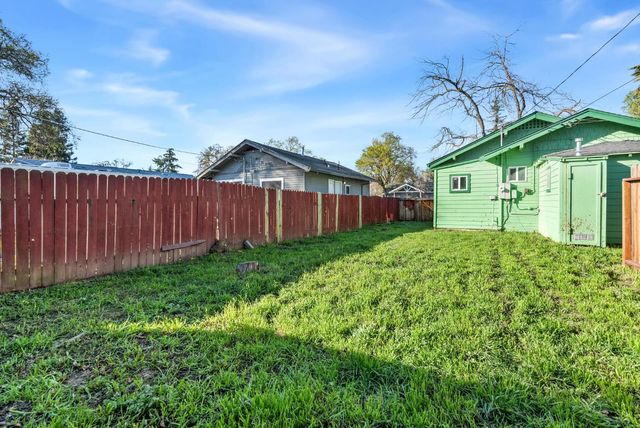 526 Redwood Ave, Sacramento, CA 95815