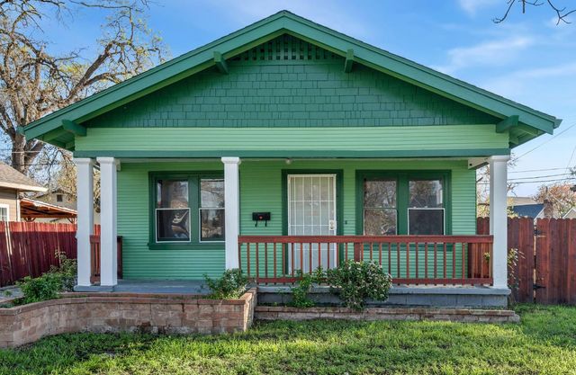 526 Redwood Ave, Sacramento, CA 95815