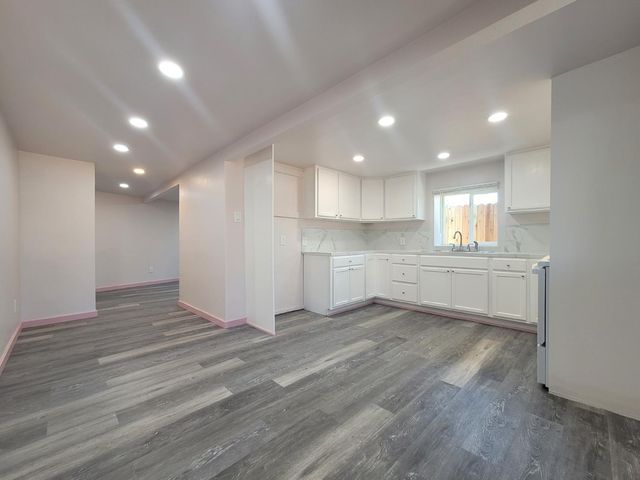 526 Redwood Ave, Sacramento, CA 95815