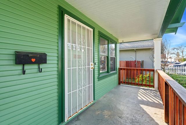 526 Redwood Ave, Sacramento, CA 95815