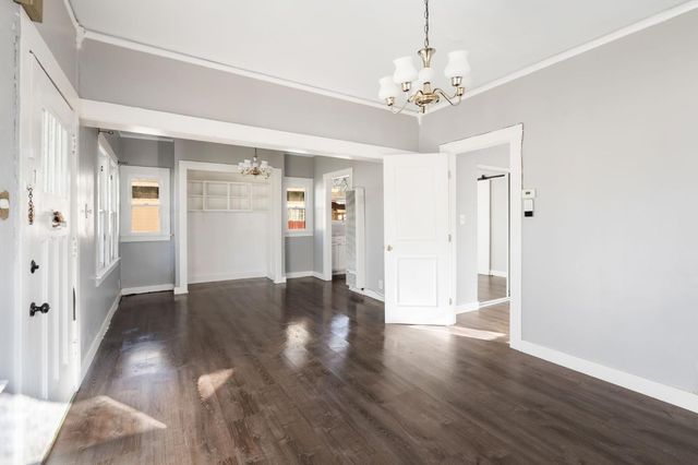 526 Redwood Ave, Sacramento, CA 95815