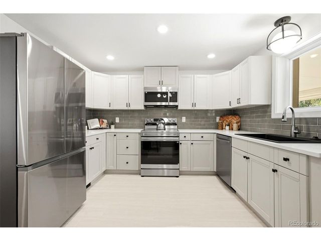 6005 S Sycamore St, Littleton, CO 80120