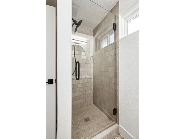 6005 S Sycamore St, Littleton, CO 80120