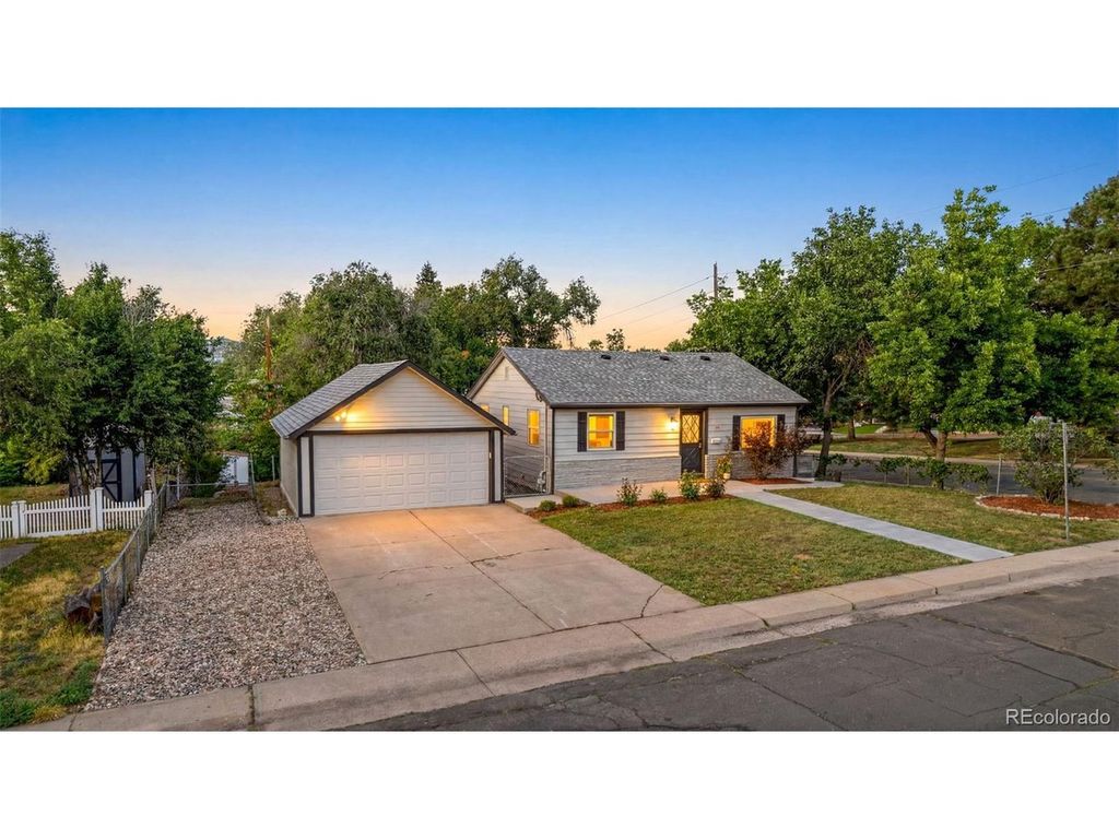 6005 S Sycamore St, Littleton, CO 80120