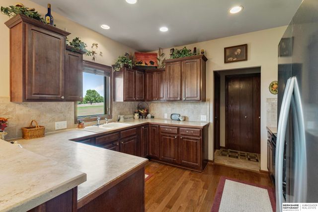 8578 Lake Ridge Drive, Plattsmouth, NE 68048