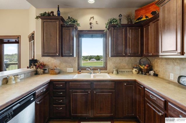 8578 Lake Ridge Drive, Plattsmouth, NE 68048