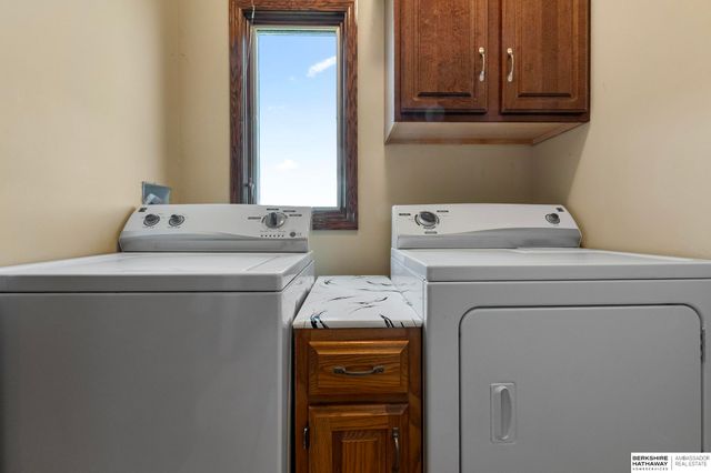 8578 Lake Ridge Drive, Plattsmouth, NE 68048