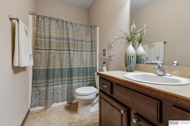 8578 Lake Ridge Drive, Plattsmouth, NE 68048
