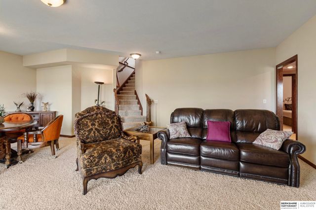8578 Lake Ridge Drive, Plattsmouth, NE 68048
