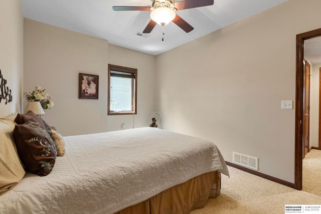 8578 Lake Ridge Drive, Plattsmouth, NE 68048