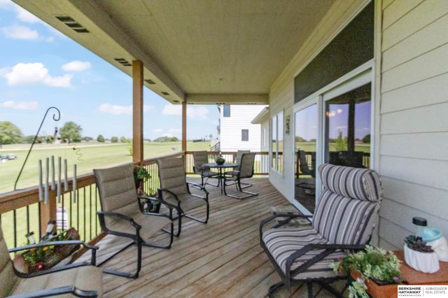 8578 Lake Ridge Drive, Plattsmouth, NE 68048