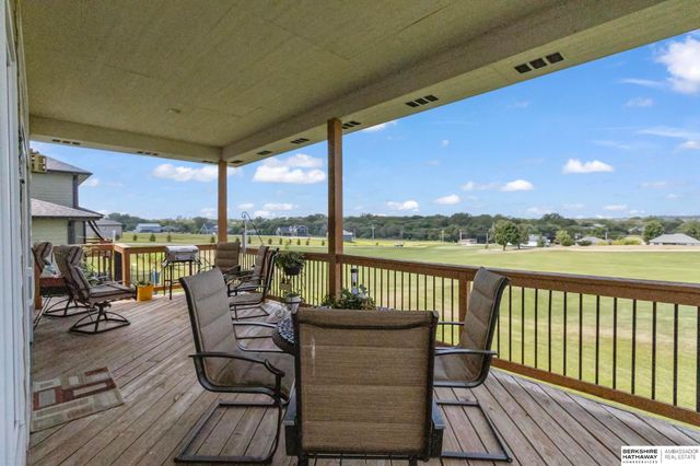 8578 Lake Ridge Drive, Plattsmouth, NE 68048