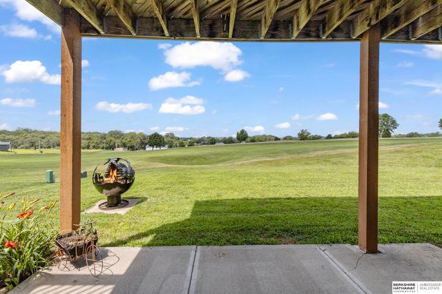 8578 Lake Ridge Drive, Plattsmouth, NE 68048